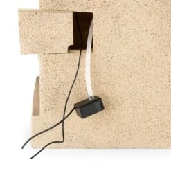 Korinth Zierbrunnen Gartenbrunnen 3W Solar LED Sandsteinoptik 9 Korinth Zierbrunnen Gartenbrunnen 3W Solar LED Sandsteinoptik -Einrichtungsgeschäft 10031399 yy 0005 detail Blumfeldt Korinth Zierbrunnen 3W Sandsteinoptik