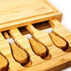 Käsebrett Mit Messerfach 25,2x3x19,5 Cm 4 Spezialmesser Pflegeleicht -Einrichtungsgeschäft 10038079 yy 0006 logo