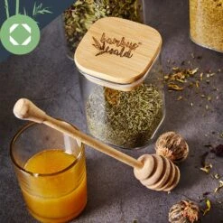 Eckiges Glas Mit Bambusdeckel Luftdicht Silikonring 6 X 15 Cm 300 Ml 12 Eckiges Glas Mit Bambusdeckel Luftdicht Silikonring 6 X 15 Cm 300 Ml -Einrichtungsgeschäft 10038114 yy 0006 logo