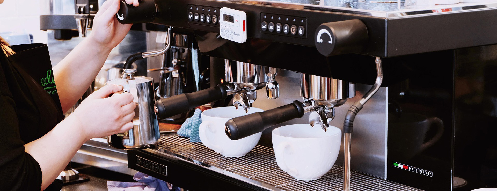 Einrichtungsgeschäft 19 Einrichtungsgeschäft -Einrichtungsgeschäft beverage 1840426 1920